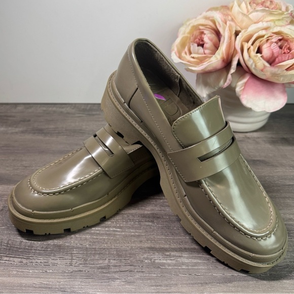 Zara Lugsole Glossy Loafers Womens EU37/US6.5-7 NWOT - Picture 2 of 8